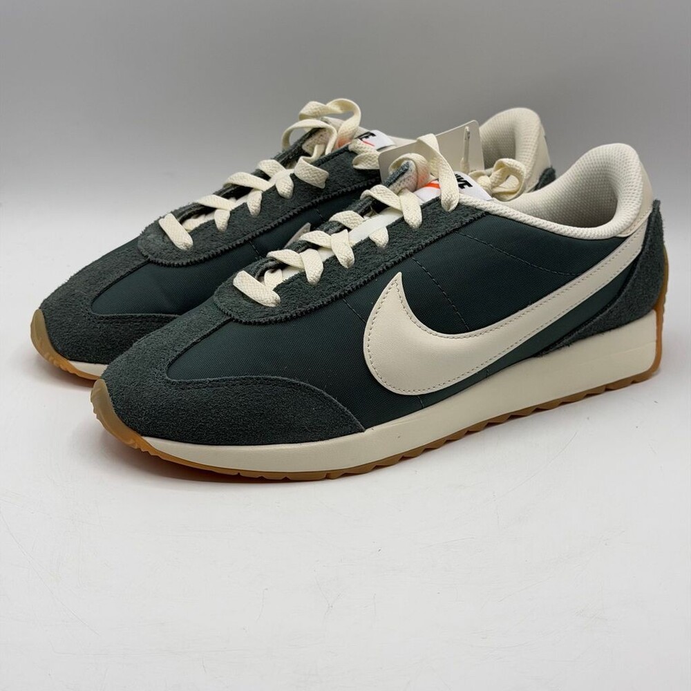 Nike Pacific Vintage Green Pale Ivory HM4771-300 Womens Size 9.5 Suede Gum Shoes